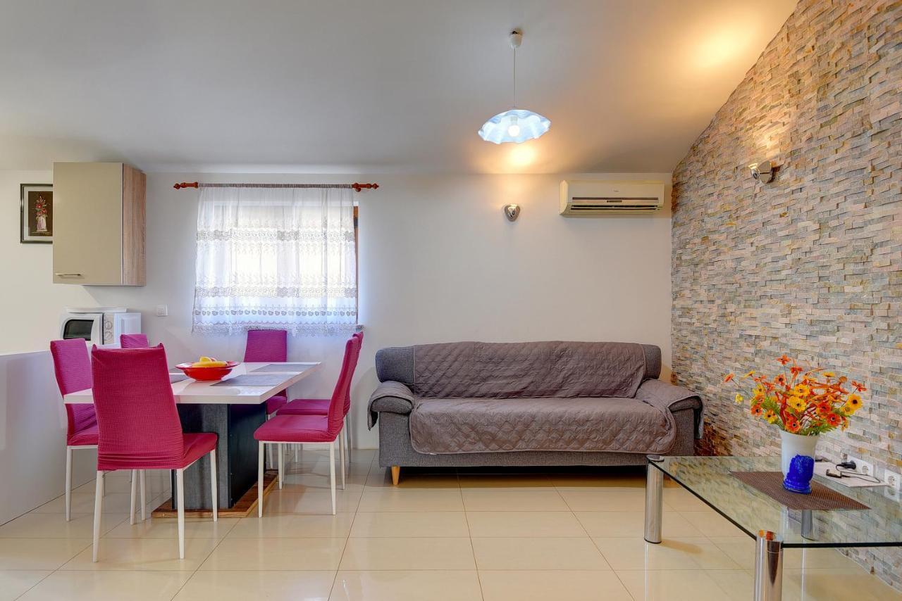 Holiday Home Jasminka 메덜린 외부 사진