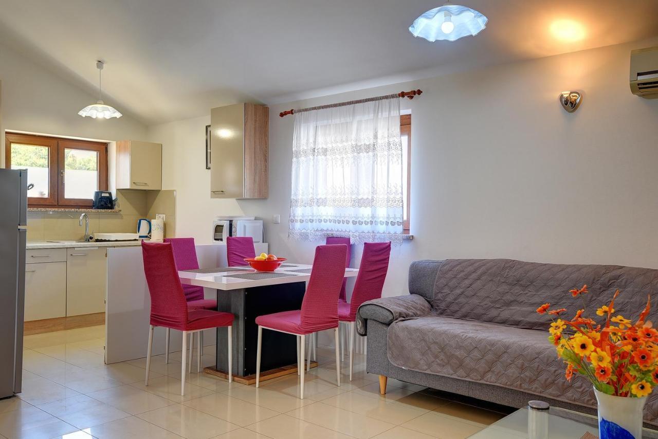 Holiday Home Jasminka 메덜린 외부 사진